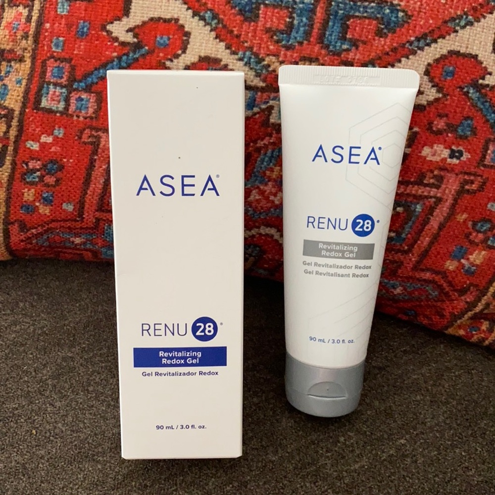 Never opened new ASEA Renu 28 3.0 fl oz.